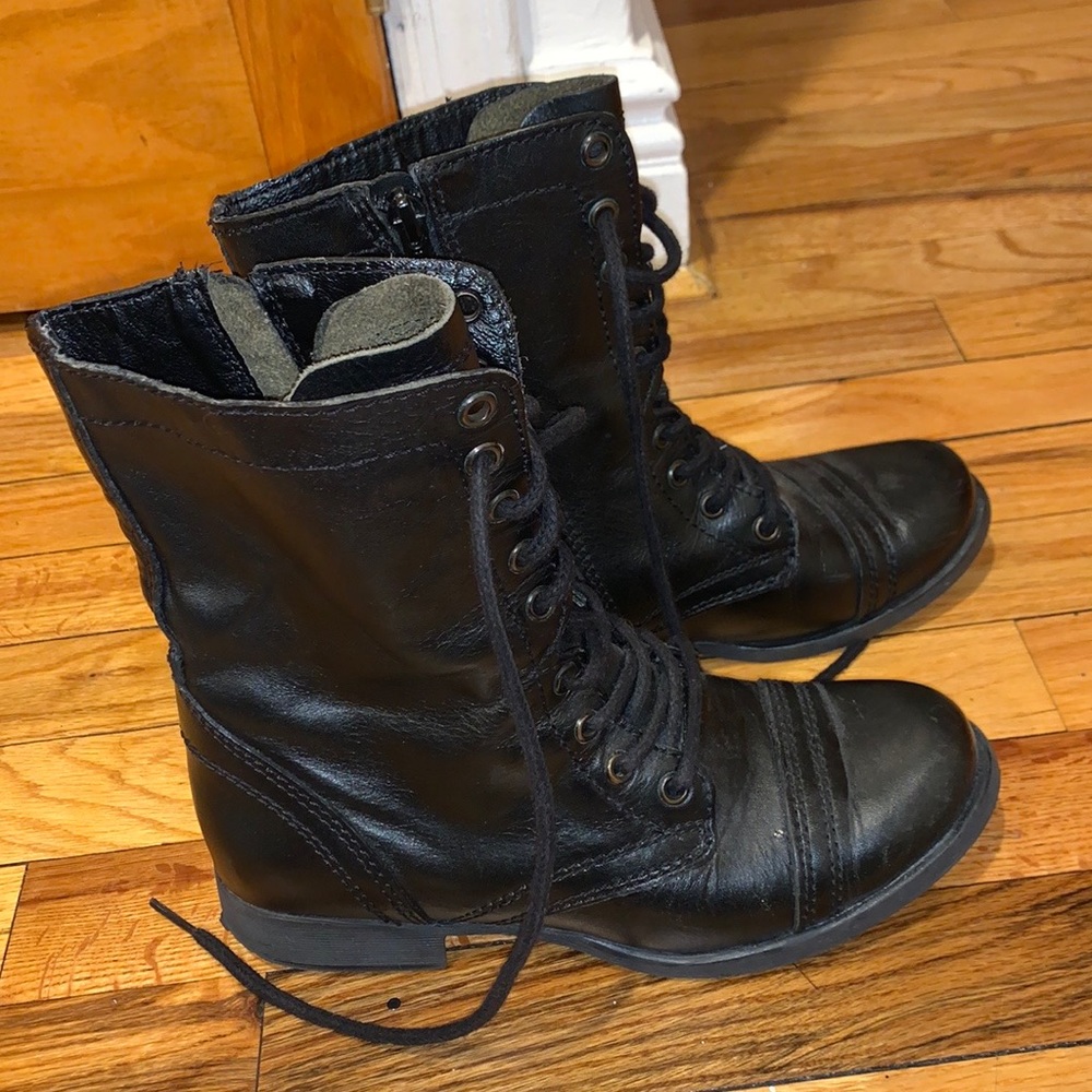 Combat boots